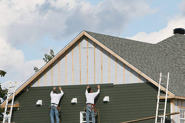 Professional Siding Repair technician working in Shermans Dale, PA